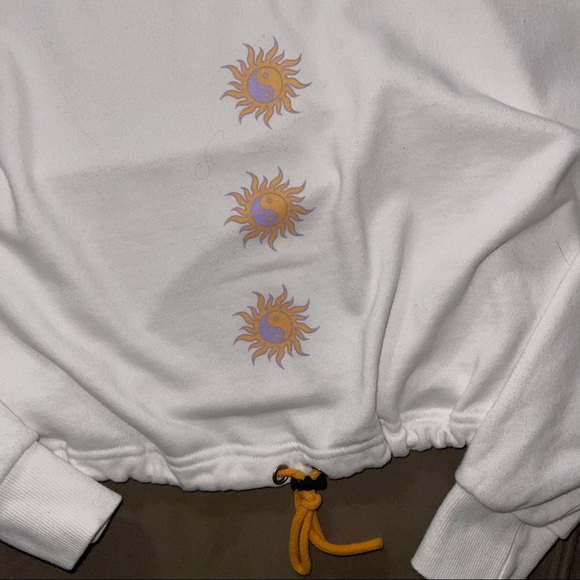 Forever21 Crop Sweatshirt - Picture 2 of 3